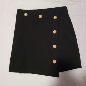 Express skirt with gold buttons